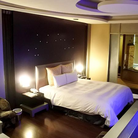 North Country Motel Yingge Bagian luar foto