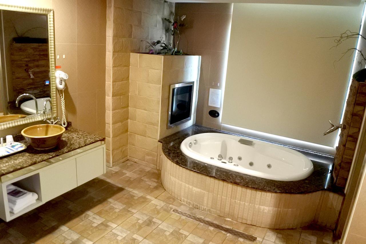 North Country Motel Yingge Bagian luar foto
