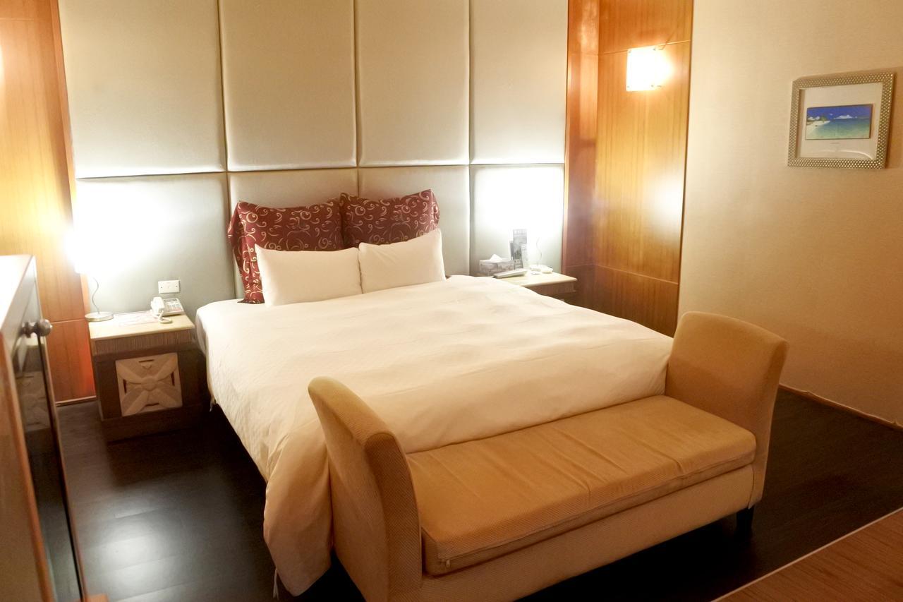 North Country Motel Yingge Bagian luar foto