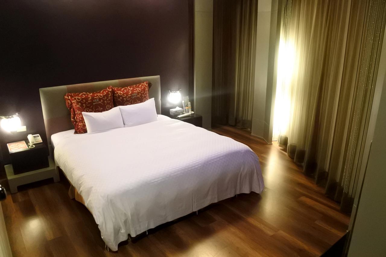 North Country Motel Yingge Bagian luar foto