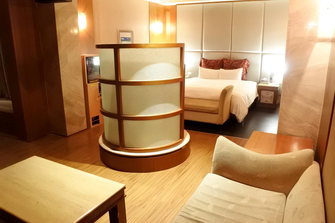 North Country Motel Yingge Bagian luar foto