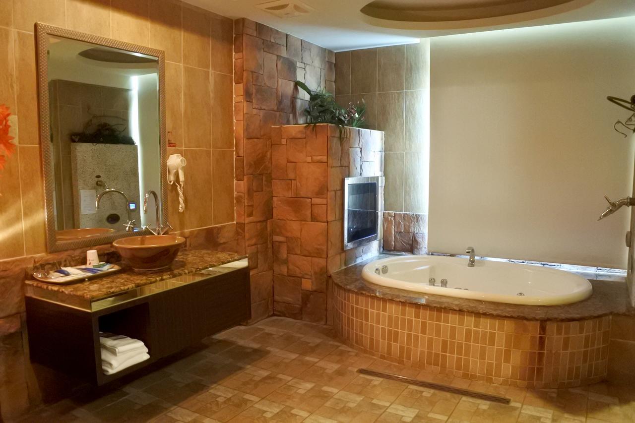 North Country Motel Yingge Bagian luar foto